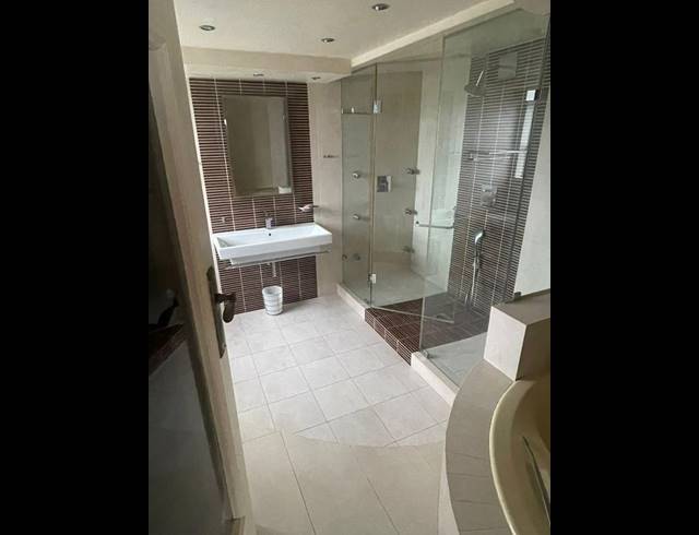 6 BEDROOM APARTMENT FOR SALE IN MARINE PARADE